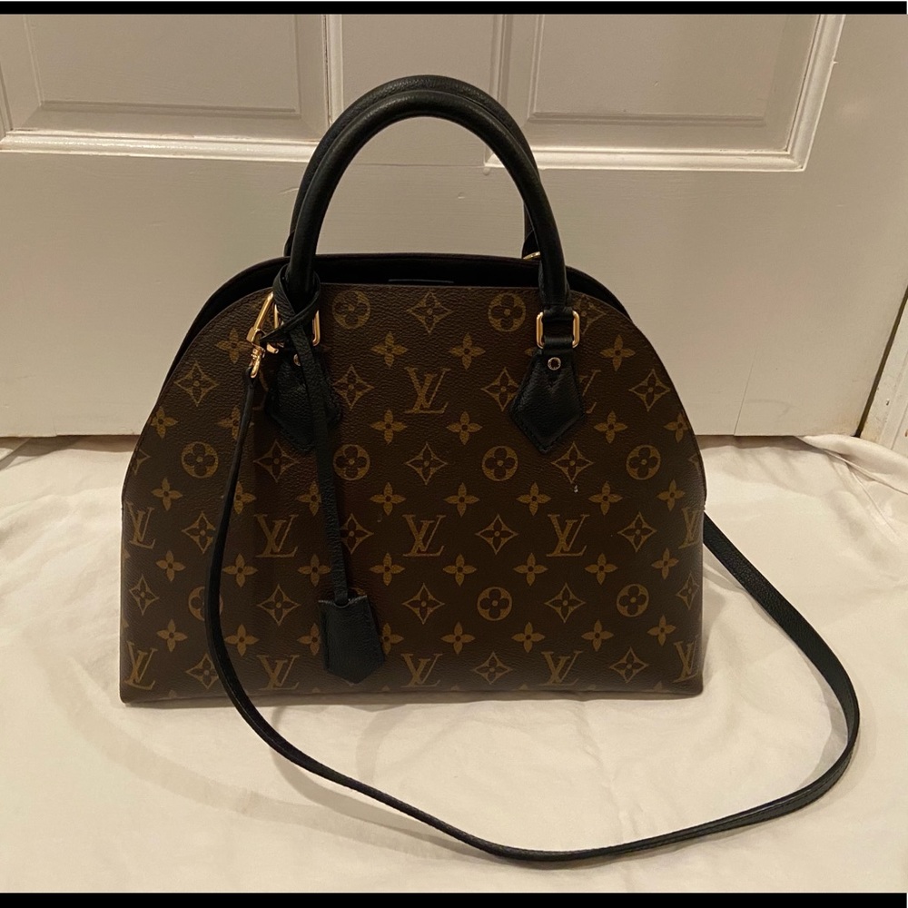 SEASONAL LOUIS VUITTON top handle/crossbody handbag